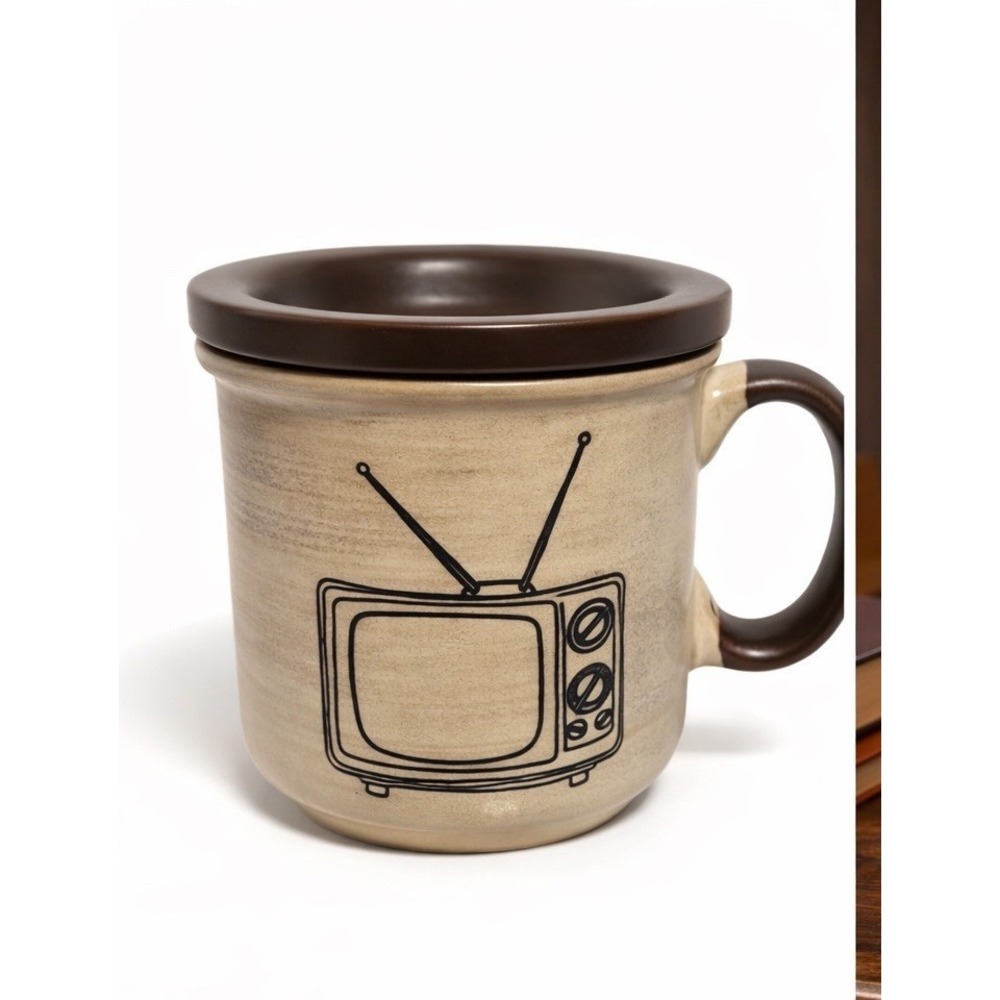 Vintage Retro Rabbit Ear TV Mug With Lid Stoneware Coffee Cup 70s Television